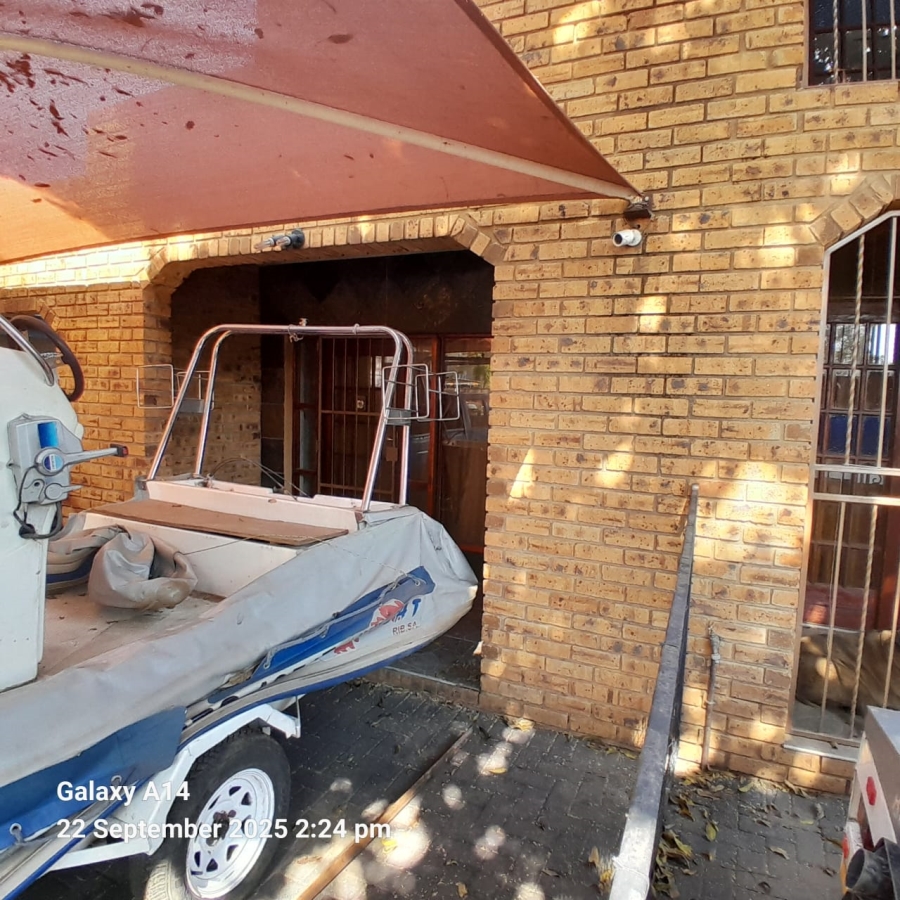 5 Bedroom Property for Sale in Bodorp North West